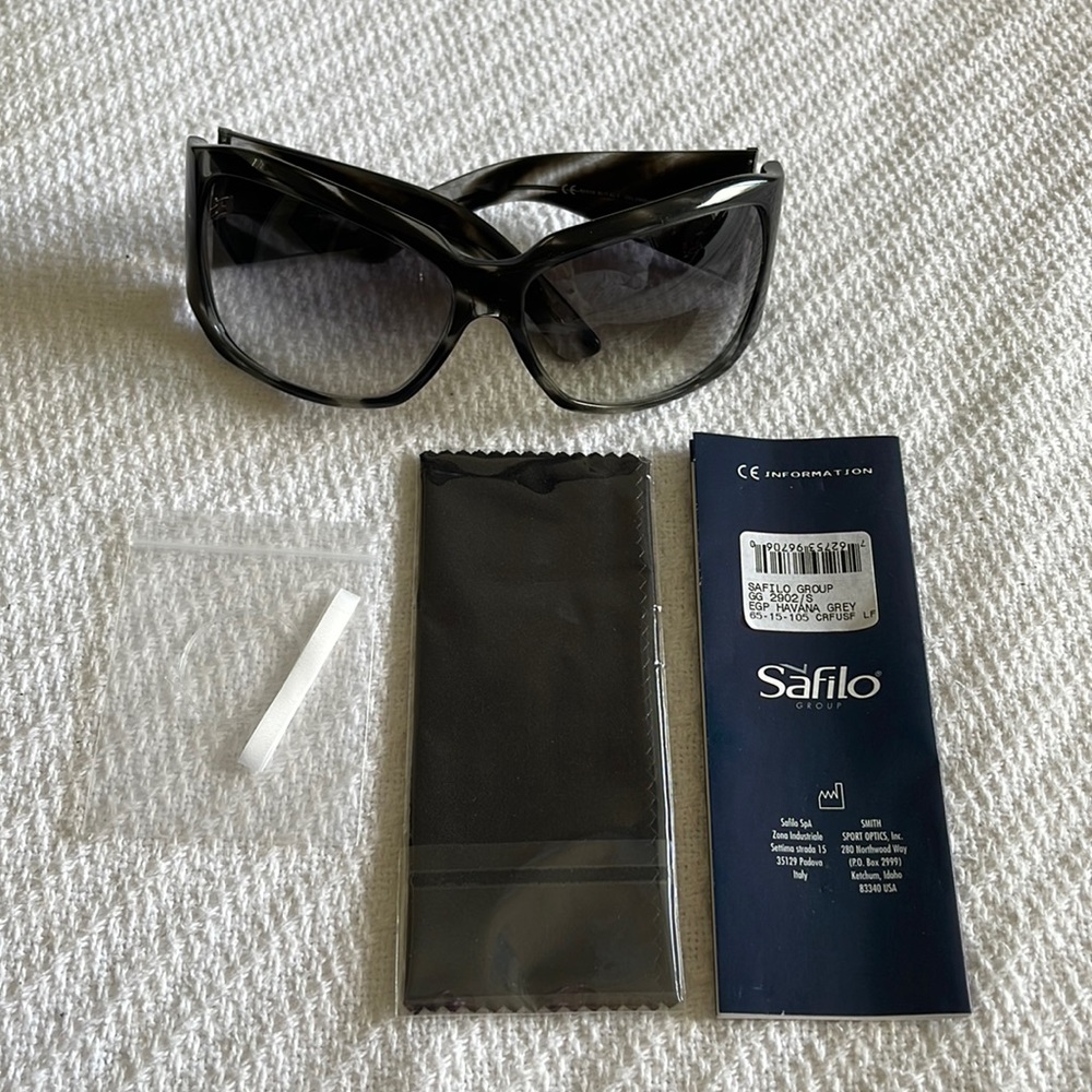 GUCCI SUNGLASSES NEW WITH BOOKLET